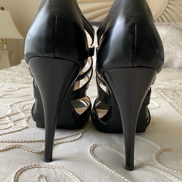 Michael Kors Black Leather Pump - Picture 4 of 8
